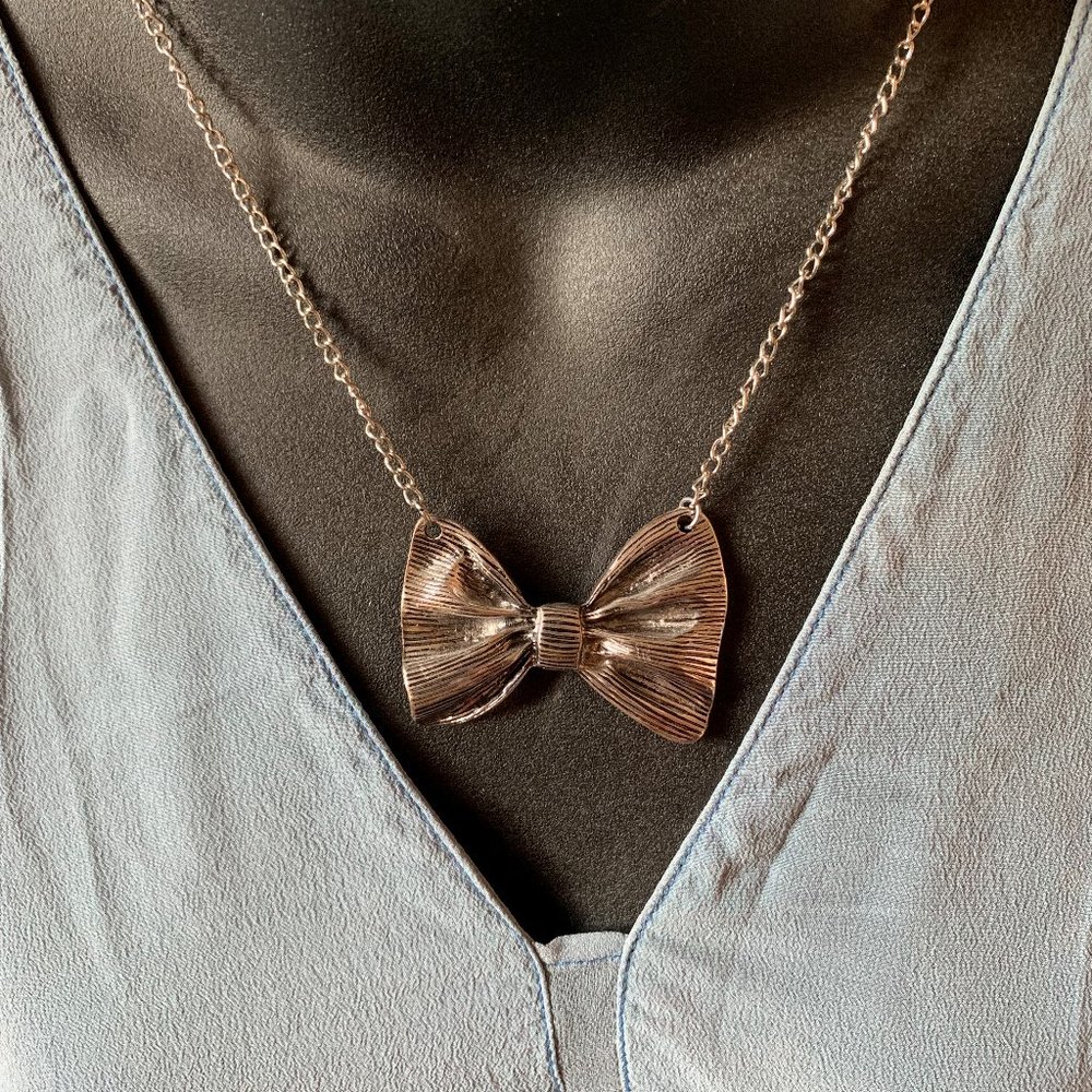 Silver Bow Necklace, NWOT